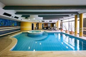 Indoor pool, seasonal outdoor pool, sun loungers