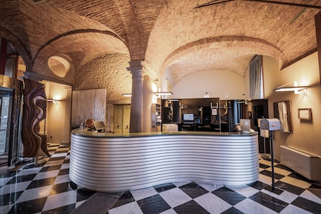 Reception. Settecento Hotel