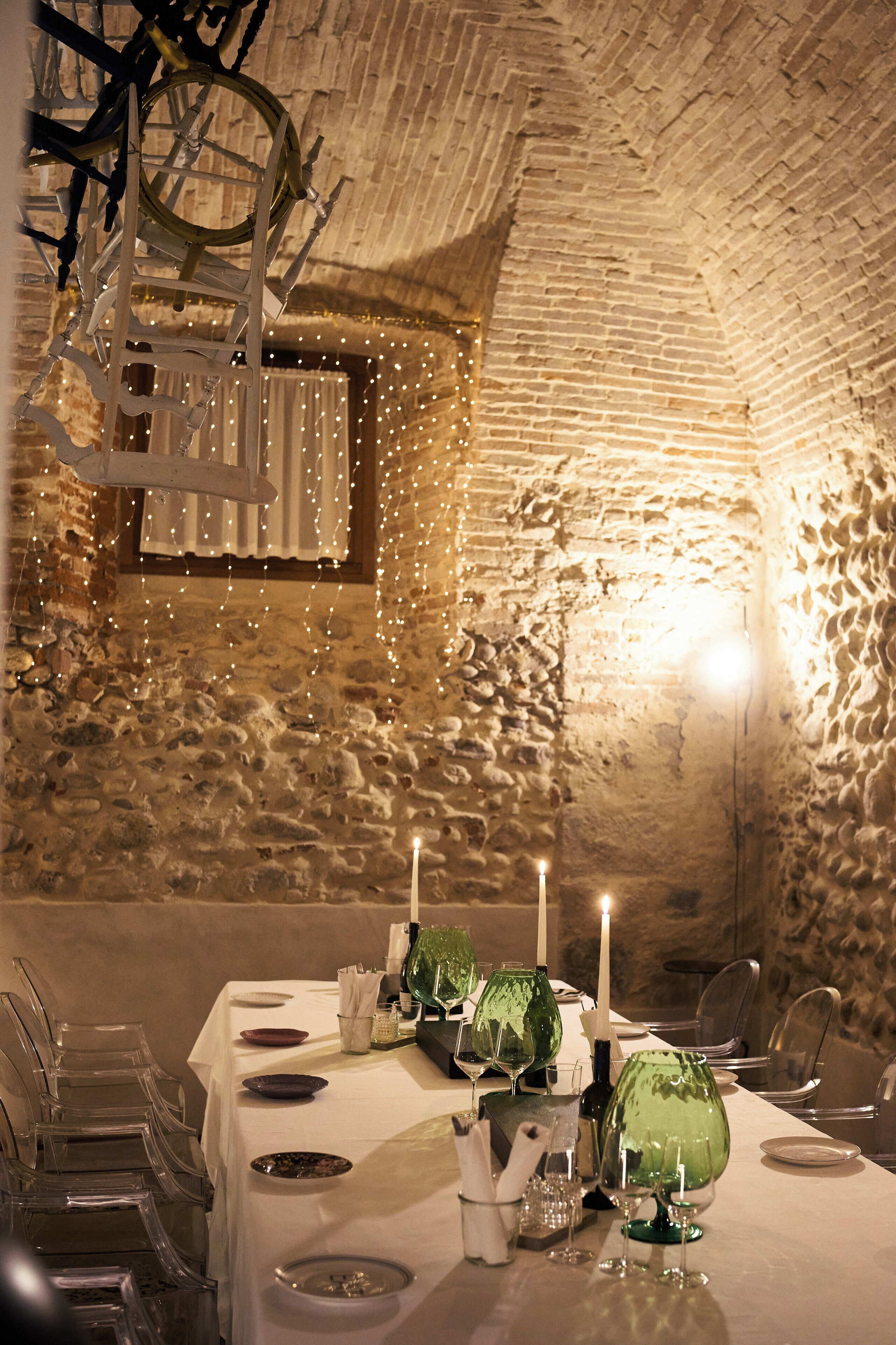 Breakfast, lunch, dinner served; al fresco dining 