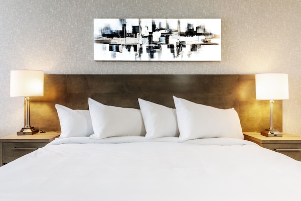 Habitación estándar, 1 cama de matrimonio grande | Escritorio, cortinas opacas, sistema de insonorización