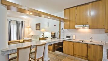 Villa, Multiple Beds | Private kitchen | Eco-friendly cleaning products, reusable coffee/tea filters