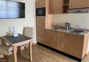 Ropa de cama hipoalergénica y minibar 