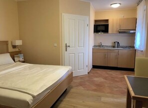 Ropa de cama hipoalergénica y minibar 