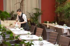 Daily buffet breakfast for a fee - Hotel Ginori al DUOMO (Florence)