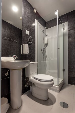 Single Room | Bathroom - Guest House Porto Clerigus (Porto)