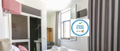 Coffres-forts dans les chambres, Wi-Fi gratuit, draps fournis