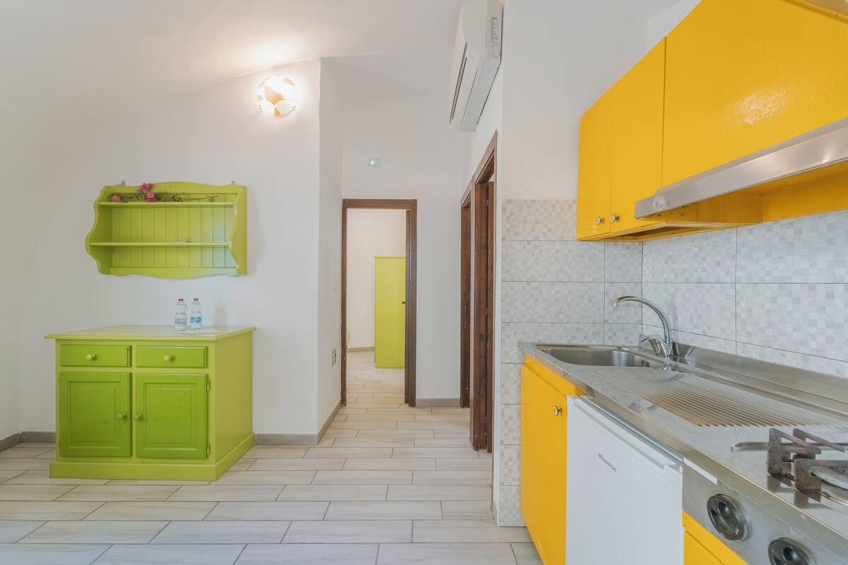 Bungalow, 2 Bedrooms, Kitchenette | Bed sheets