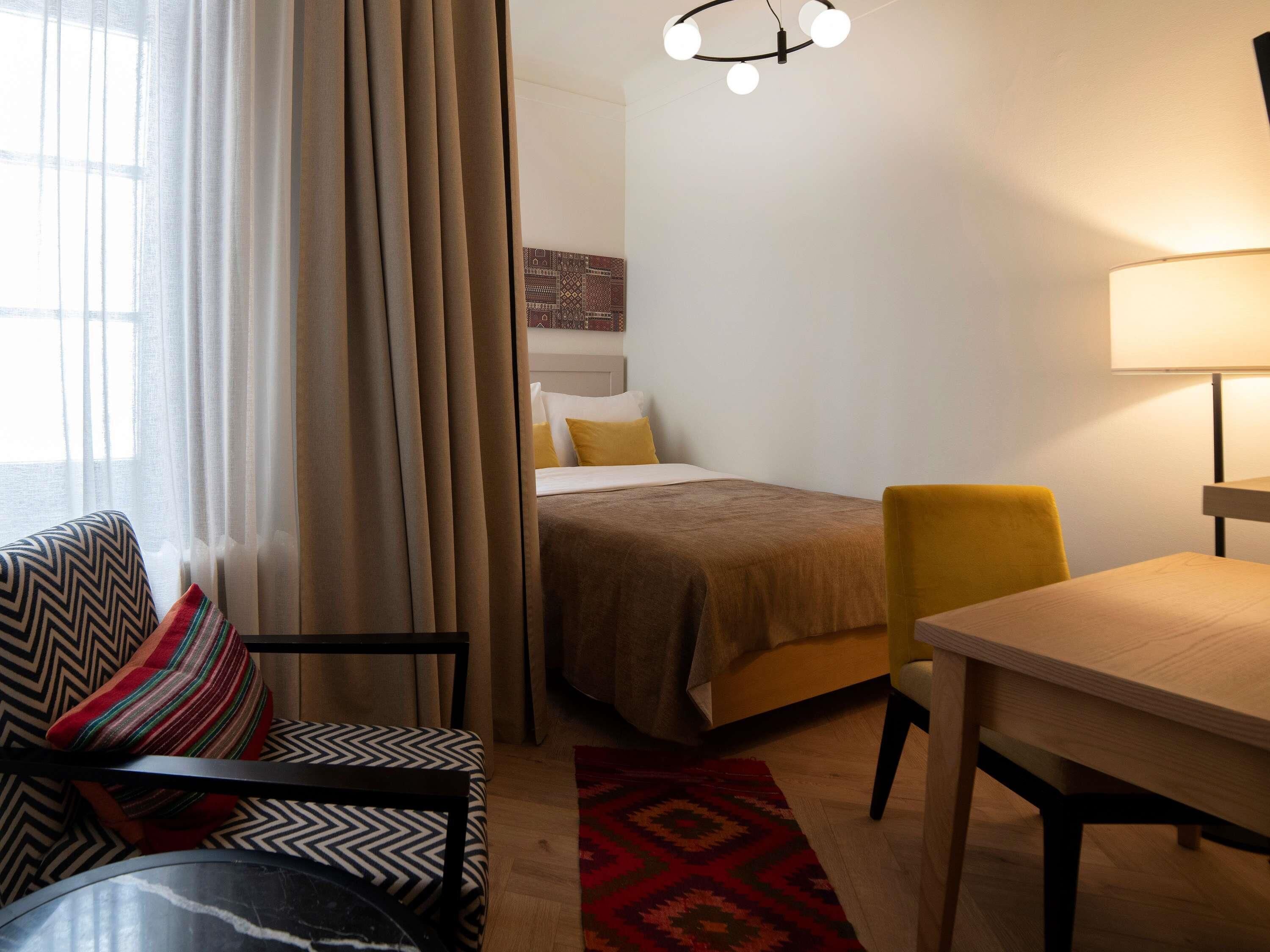 In-room safe, desk, laptop workspace, soundproofing
