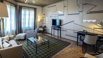 In-room safe, desk, laptop workspace, soundproofing