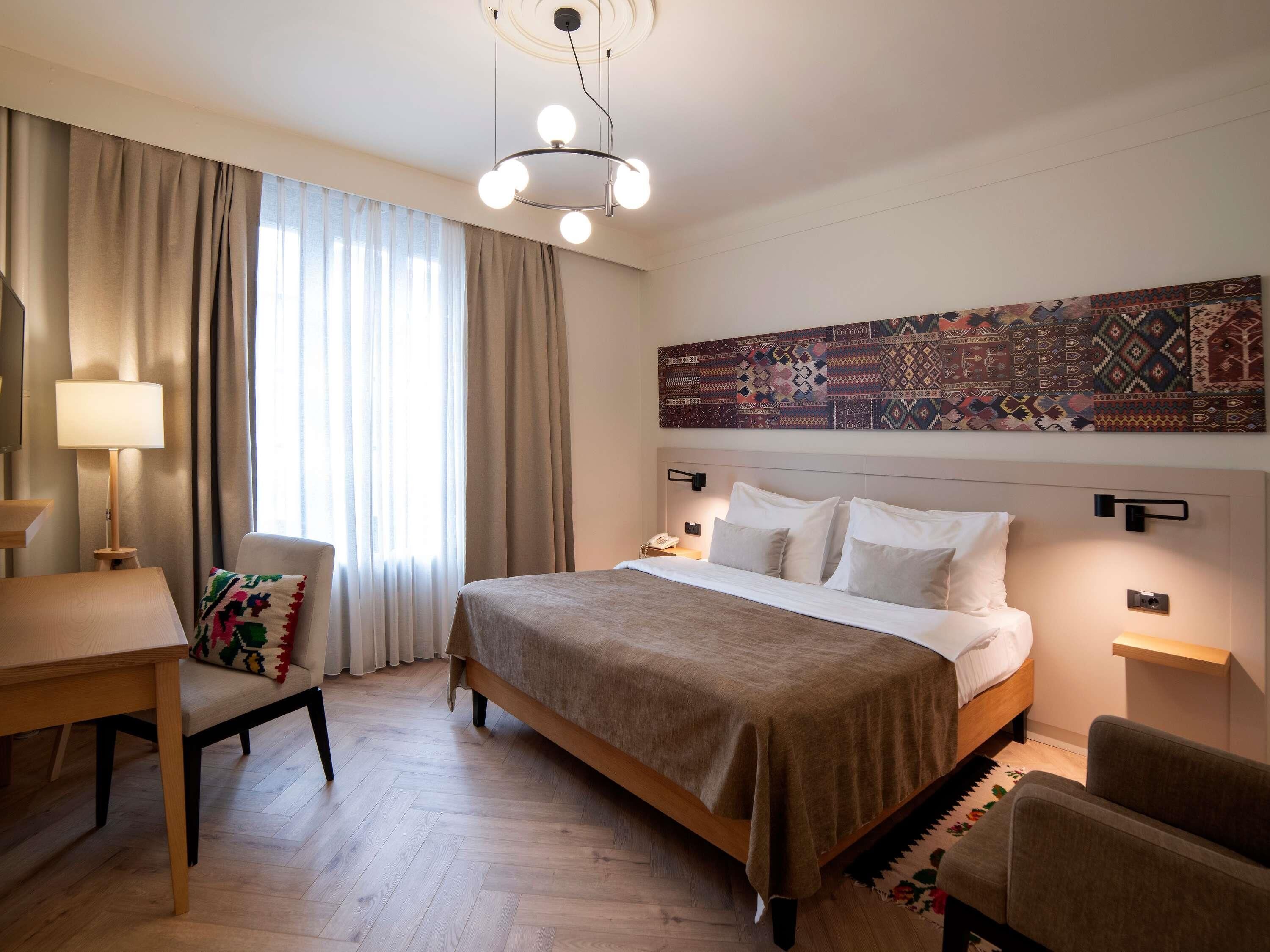 Superior Room, 1 Double Bed | In-room safe, desk, laptop workspace, soundproofing