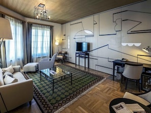 In-room safe, desk, laptop workspace, soundproofing
