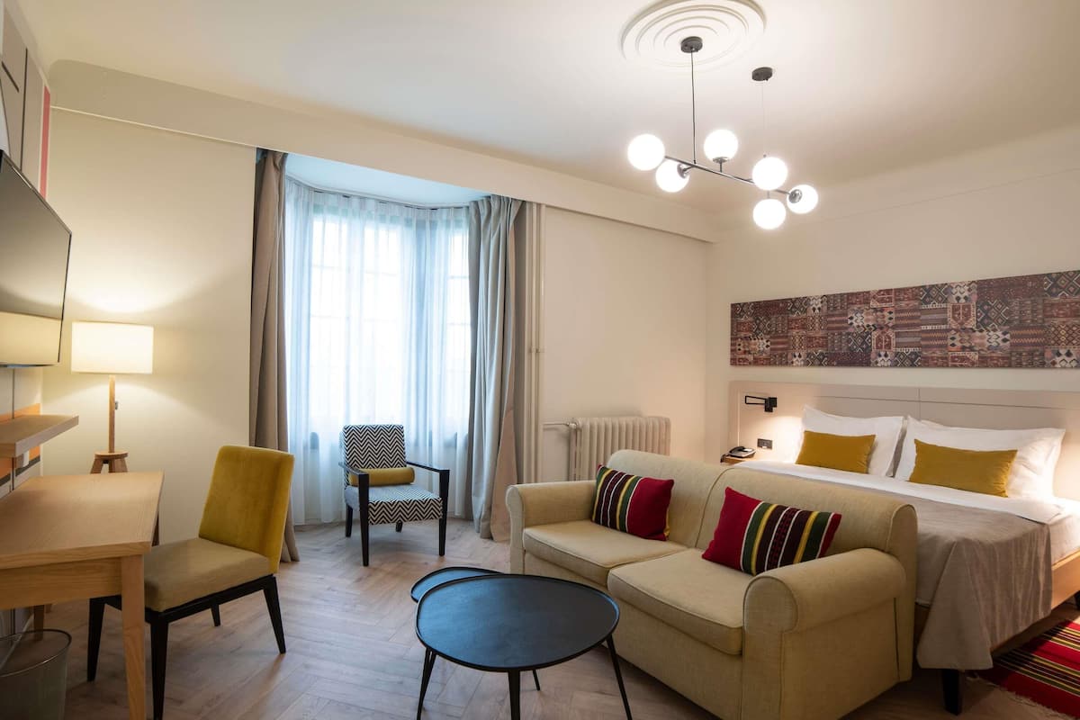 1 bedroom, in-room safe, desk, laptop workspace
