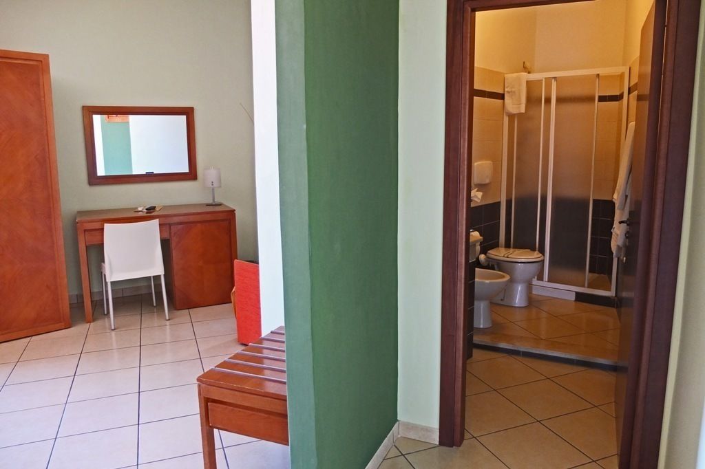 quadruple room | bathroom | shower, free toiletries, hair dryer, bidet