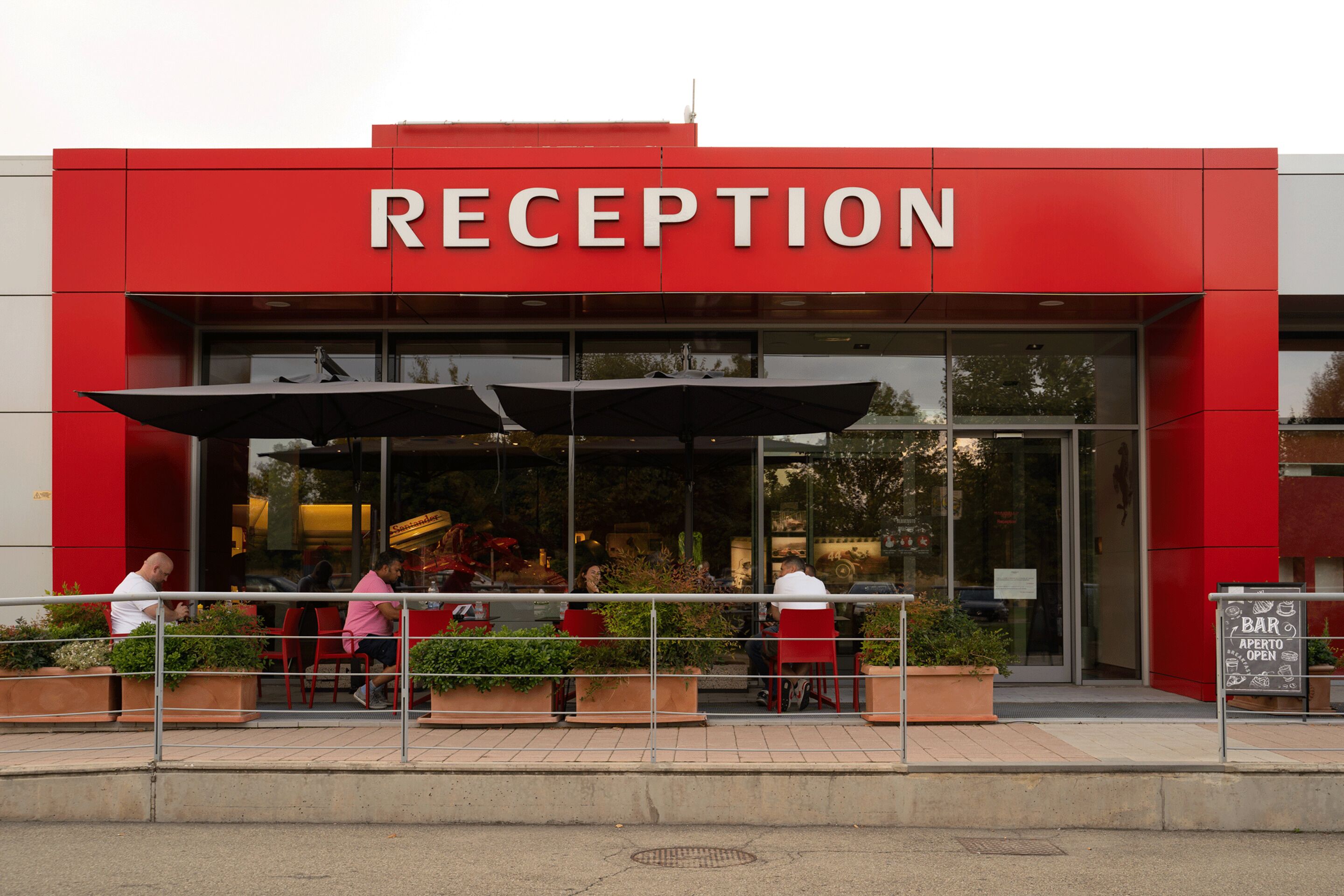 lobby lounge, garden views, open selected days