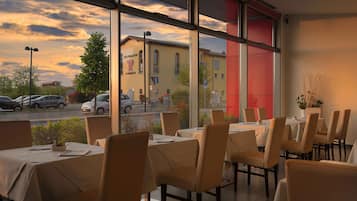 Colazione a buffet a pagamento, servita tutte le mattine
