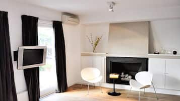 Ropa de cama de alta calidad, cubrecamas y minibar