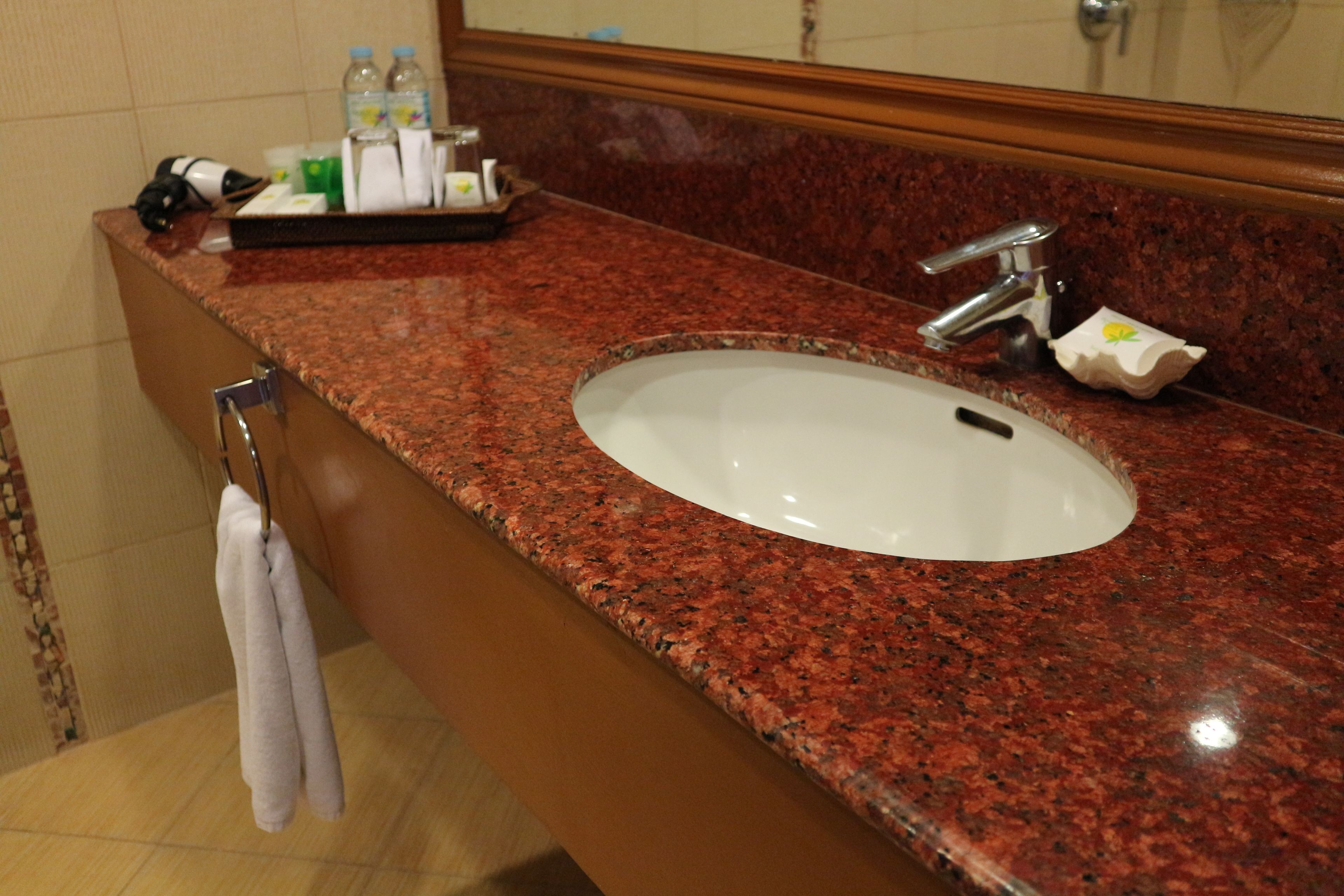 superior room, 1 king bed, non smoking | bathroom sink