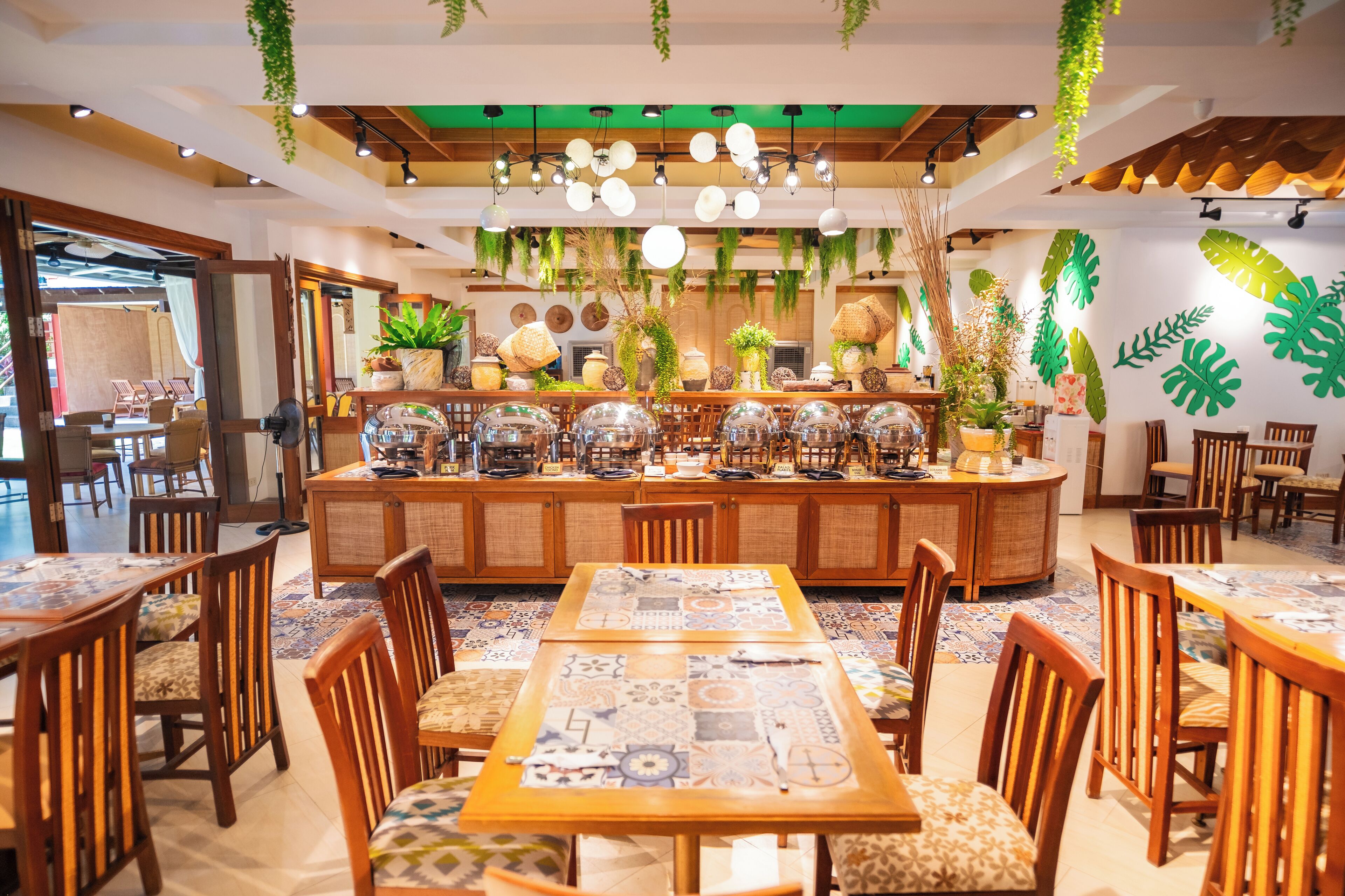 breakfast, lunch, dinner served; pool views