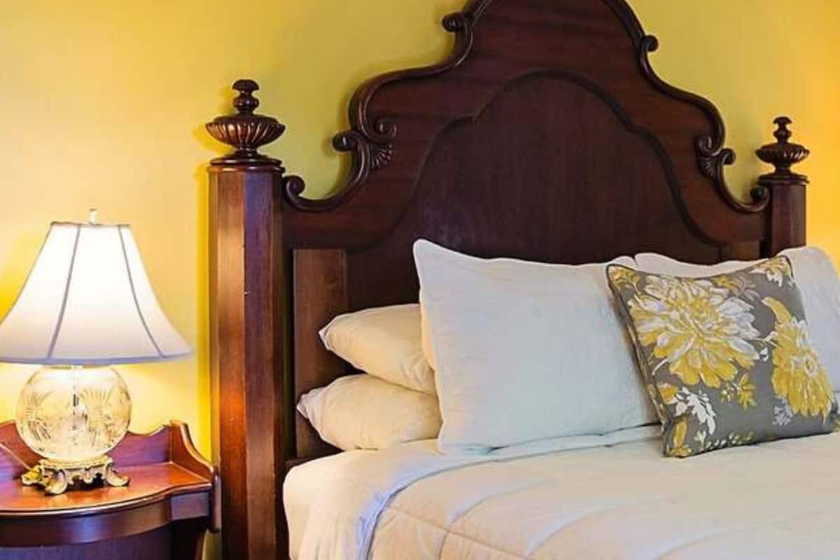 Queen Garden Studio | أغطية فراش متميزة ومكواة/لوح كي وبديكورات فريدة لكل غرفة