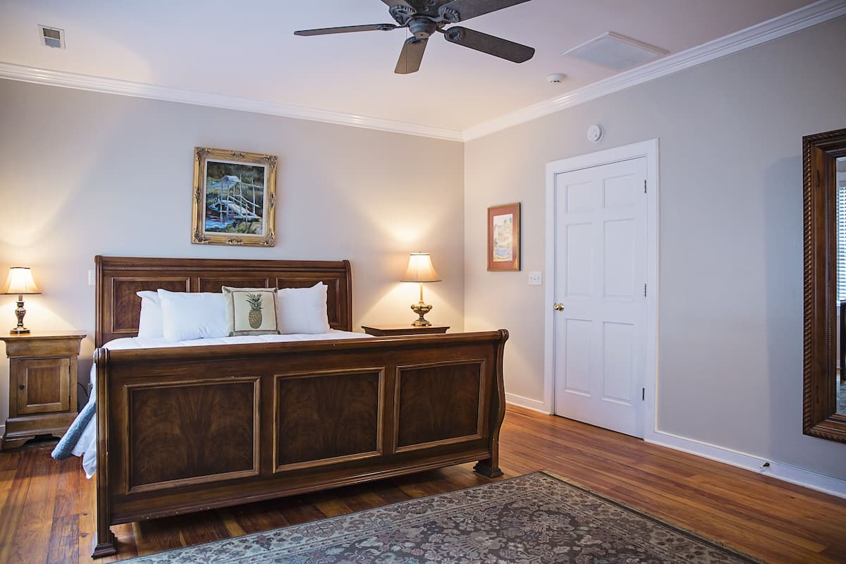 Port Republic Cottage | 1 Schlafzimmer, hochwertige Bettwaren, individuell dekoriert