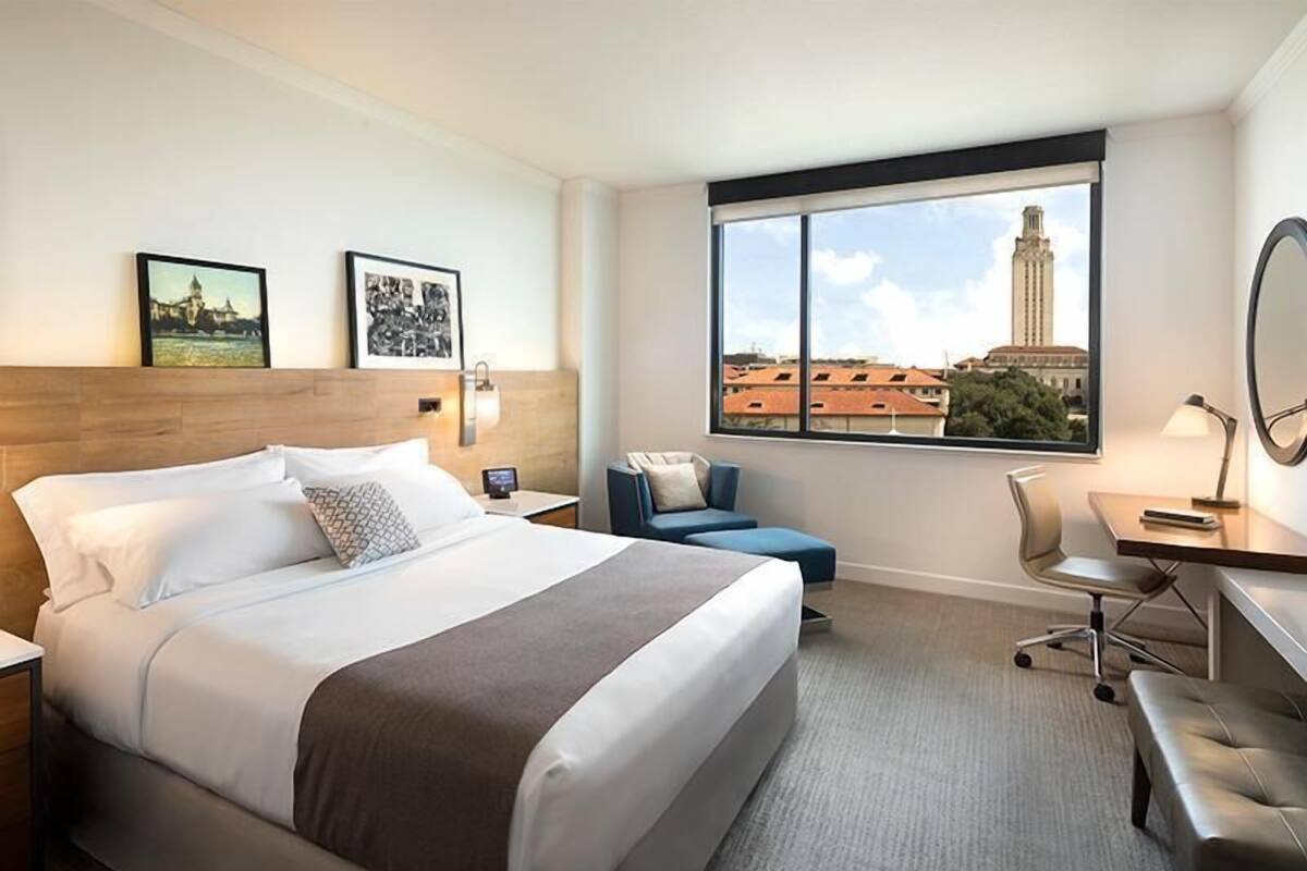 Premium bedding, in-room safe, desk, laptop workspace