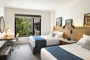 Quarto standard, 2 camas Queen | Roupas de cama premium, cofres nos quartos, escrivaninha