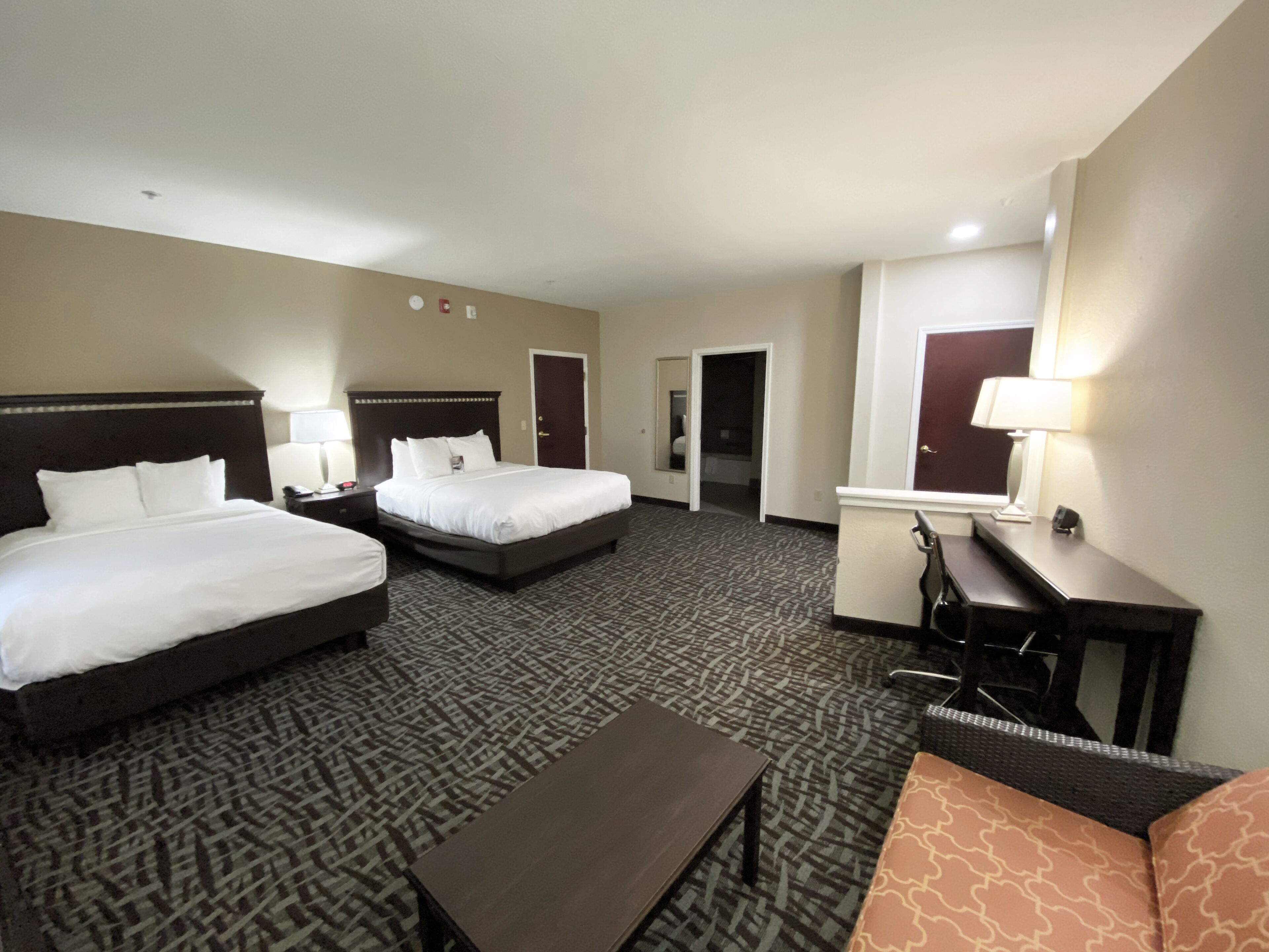 queen suite deluxe accessible | egyptian cotton sheets, premium bedding, down duvets, pillow-top beds