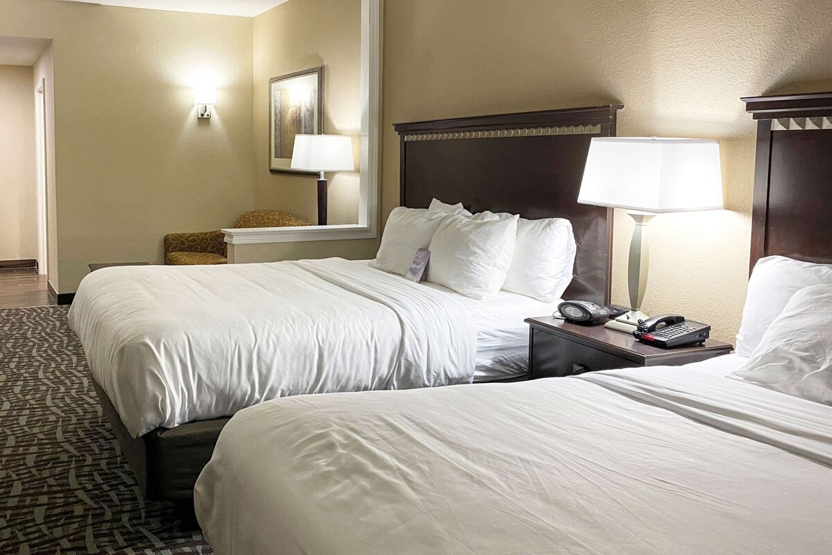 Egyptian cotton sheets, premium bedding, down comforters, pillowtop beds