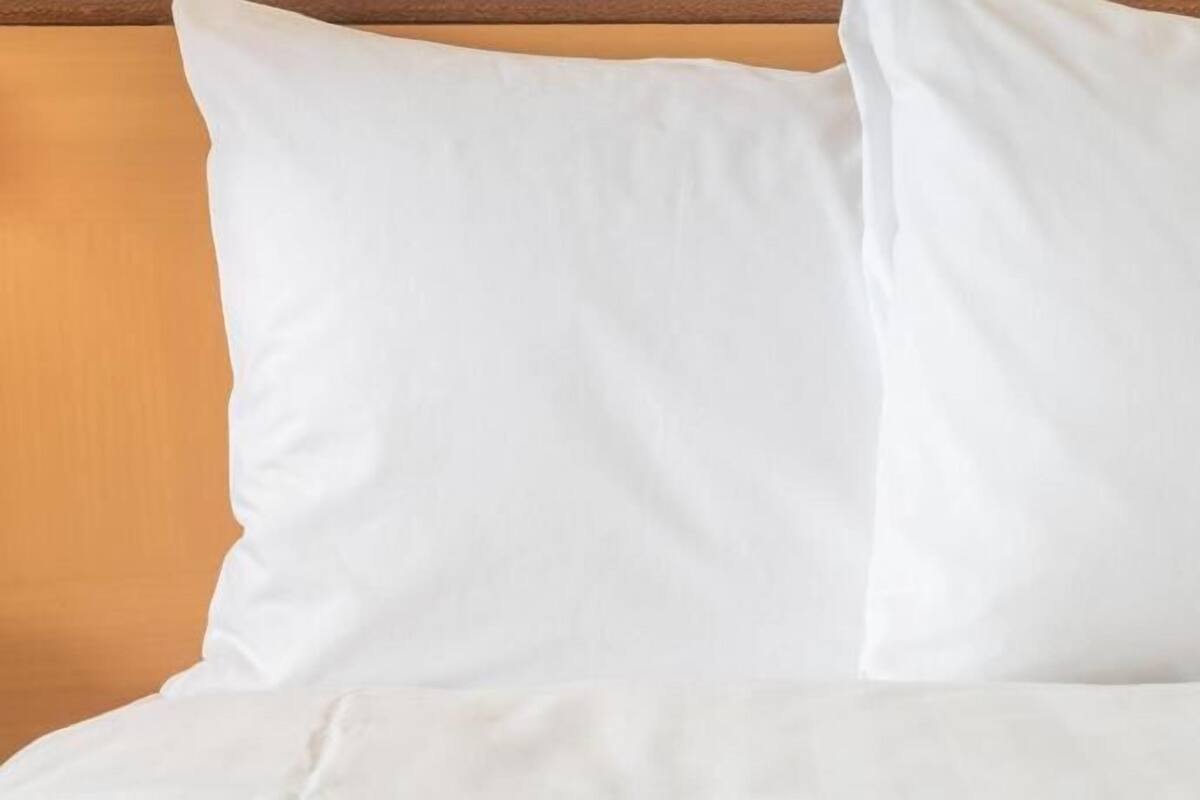 Premium bedding, in-room safe, desk, laptop workspace