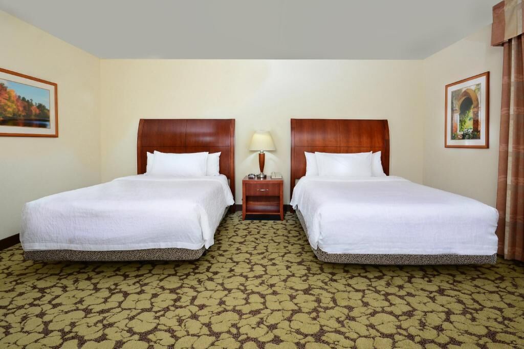 Premium bedding, in-room safe, desk, iron/ironing board