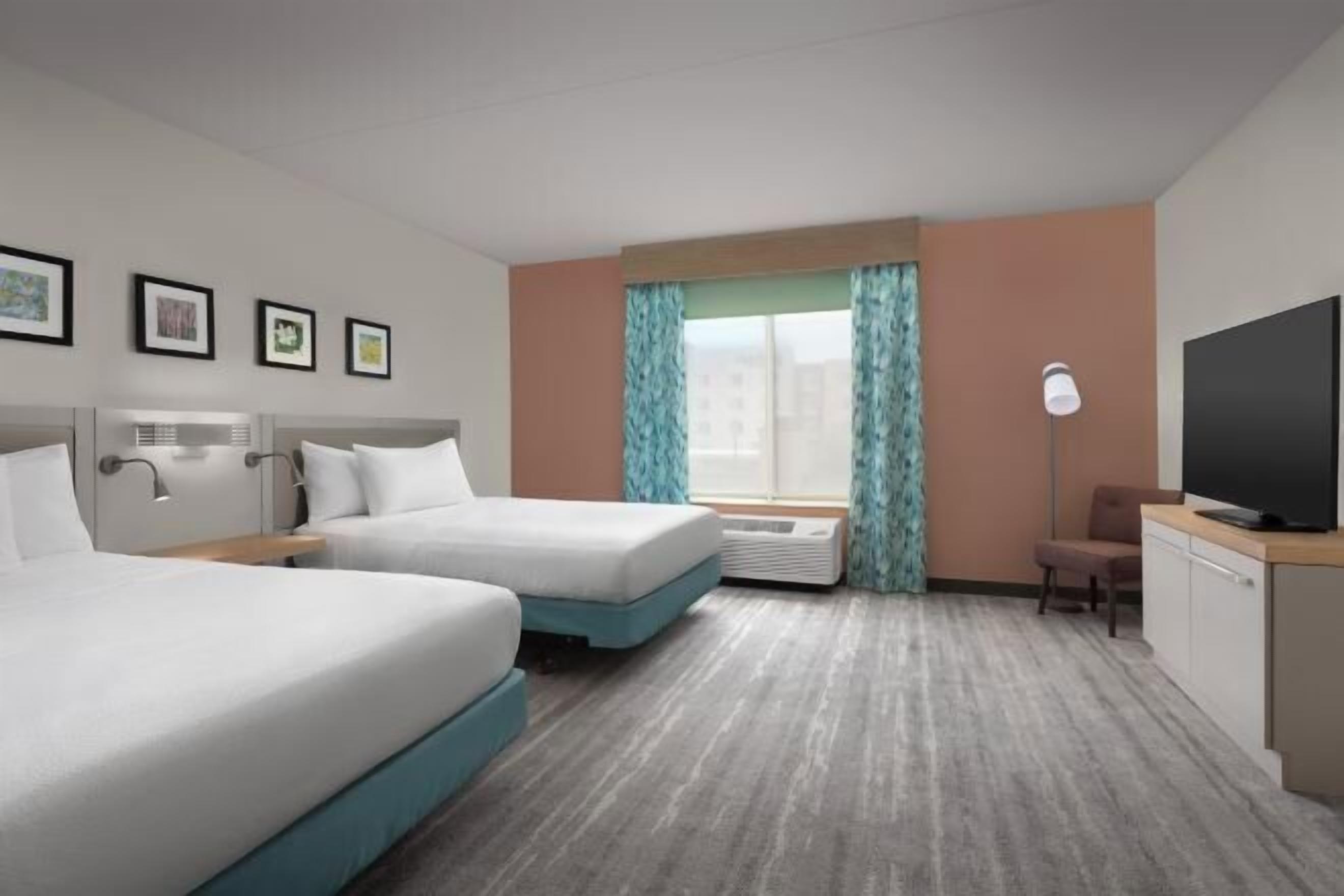 Ropa de cama de alta calidad, caja fuerte, escritorio