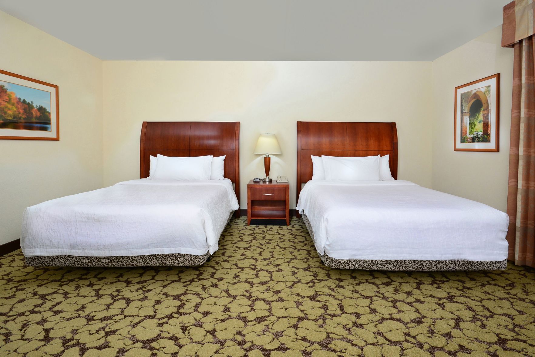 Premium bedding, in-room safe, desk, iron/ironing board