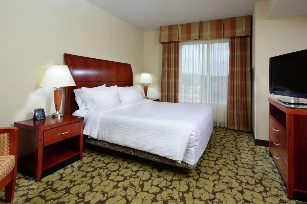 Premium bedding, in-room safe, desk, iron/ironing board