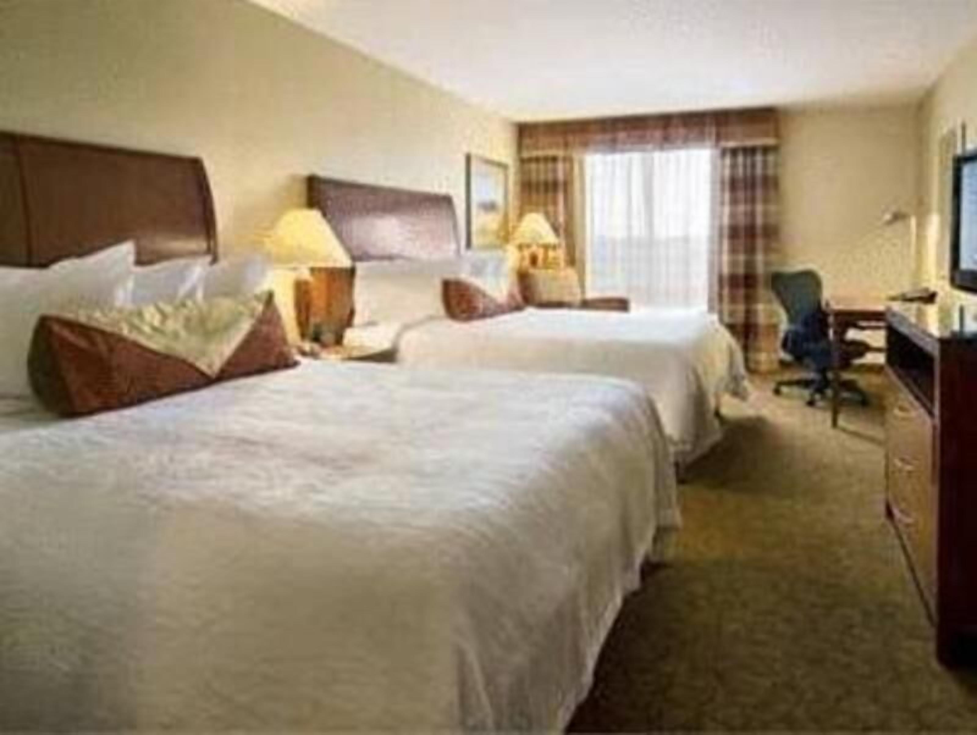 Premium bedding, in-room safe, desk, iron/ironing board
