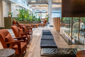 Lobby - Emery, Autograph Collection Hotel (Minneapolis)