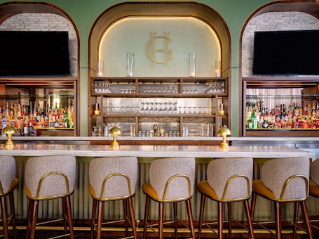 Serves lunch, dinner, and happy hour. Hilton Richmond Downtown