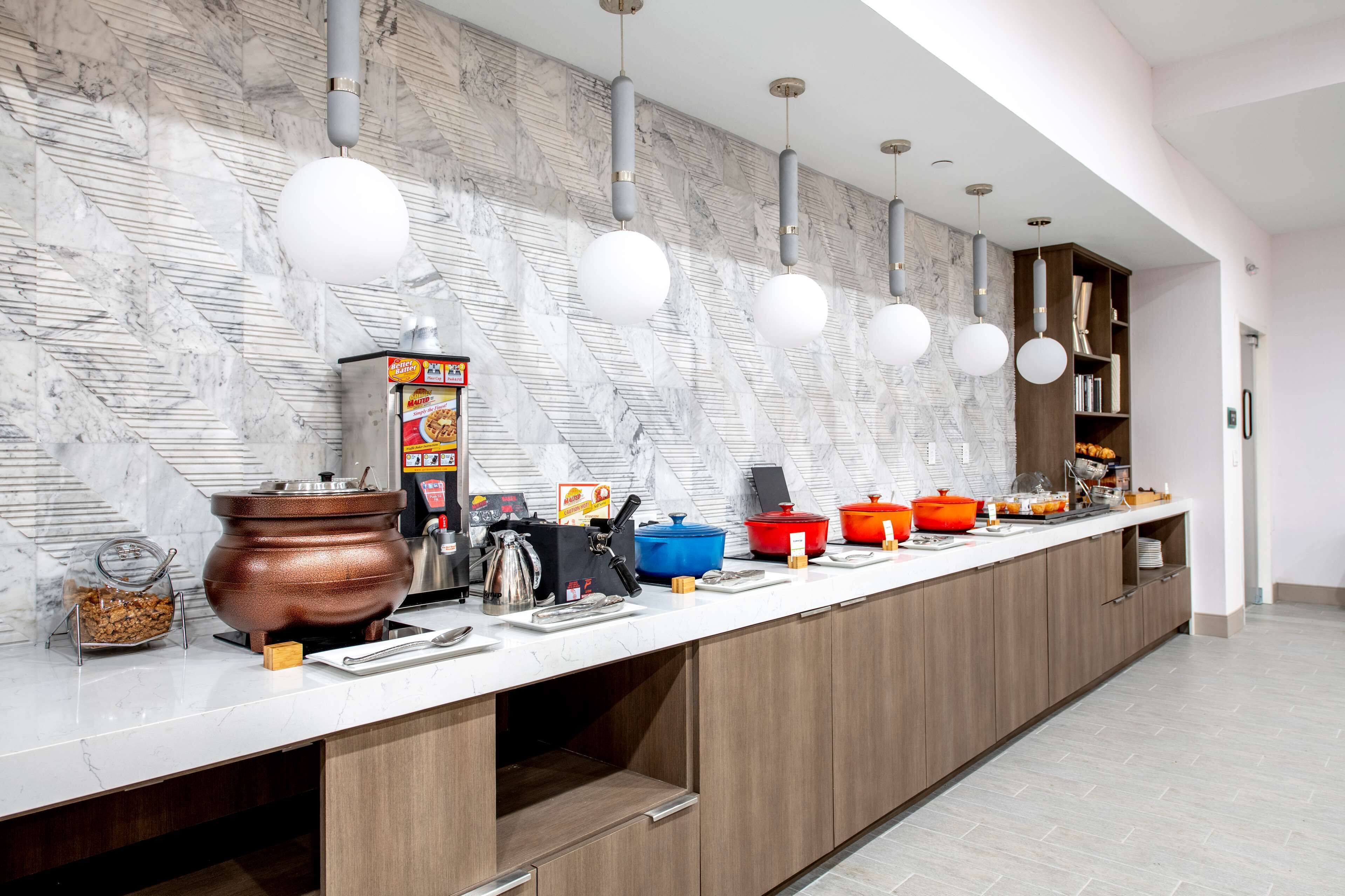 daily cooked-to-order breakfast for a fee