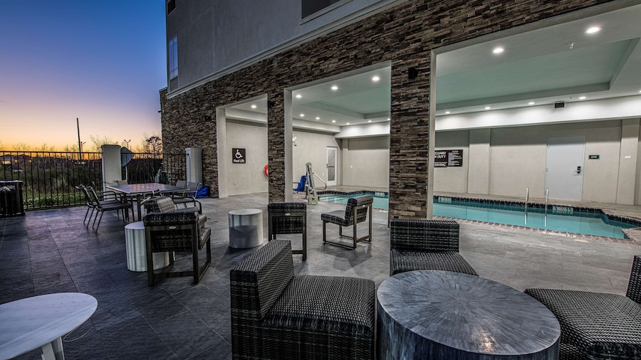 萨尔弗查尔斯湖希尔顿逸林酒店及度假村