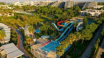 2 indoor pools, 5 outdoor pools, pool umbrellas, pool loungers