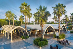 13 bars/lounges, 4 poolside bars, swim-up bar - Susesi Luxury Resort - All Inclusive (Serik)