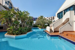 Lake Suite Swim Up | Front of property