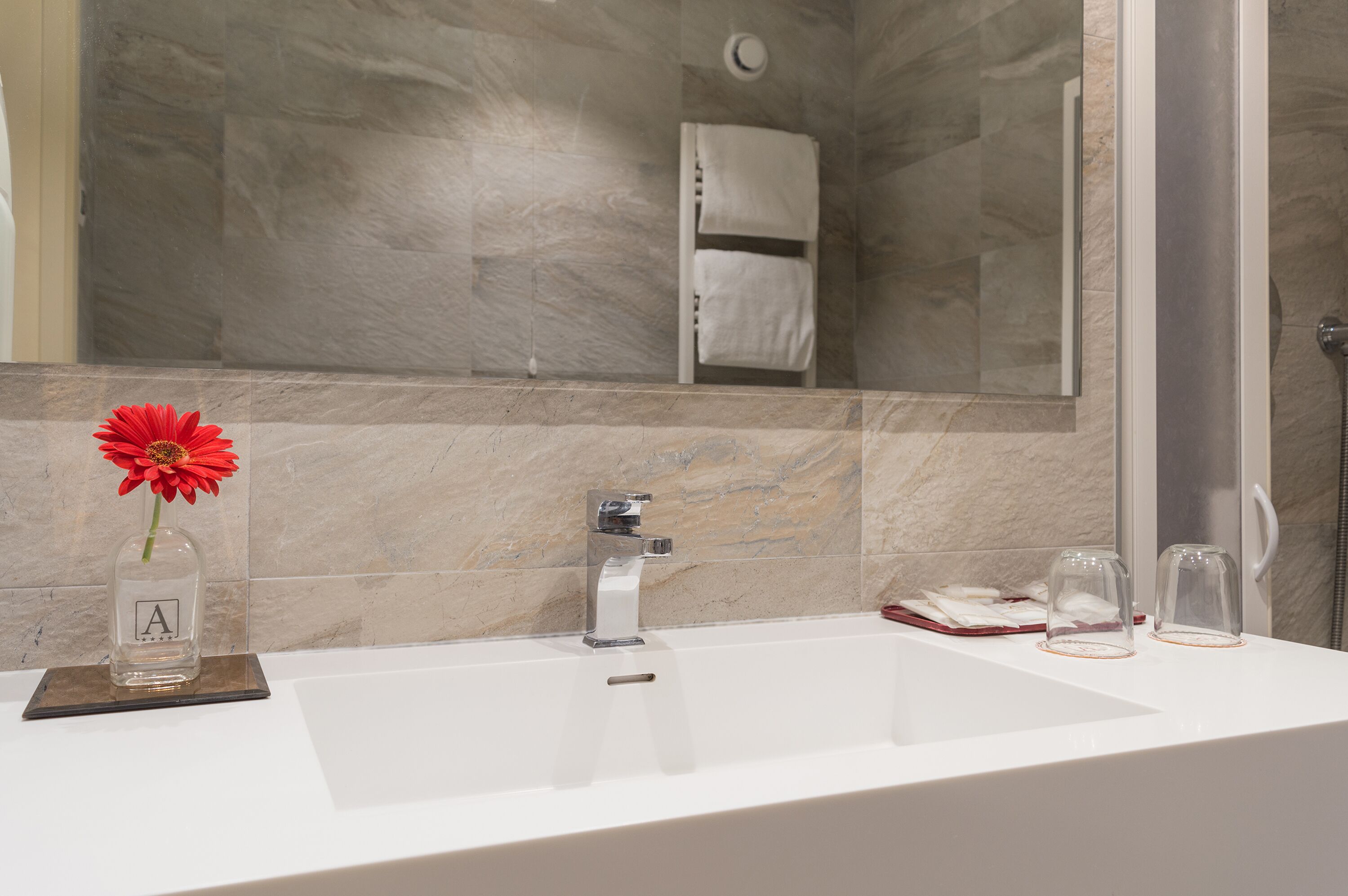 superior double or twin room | bathroom | free toiletries, hair dryer, bidet, towels