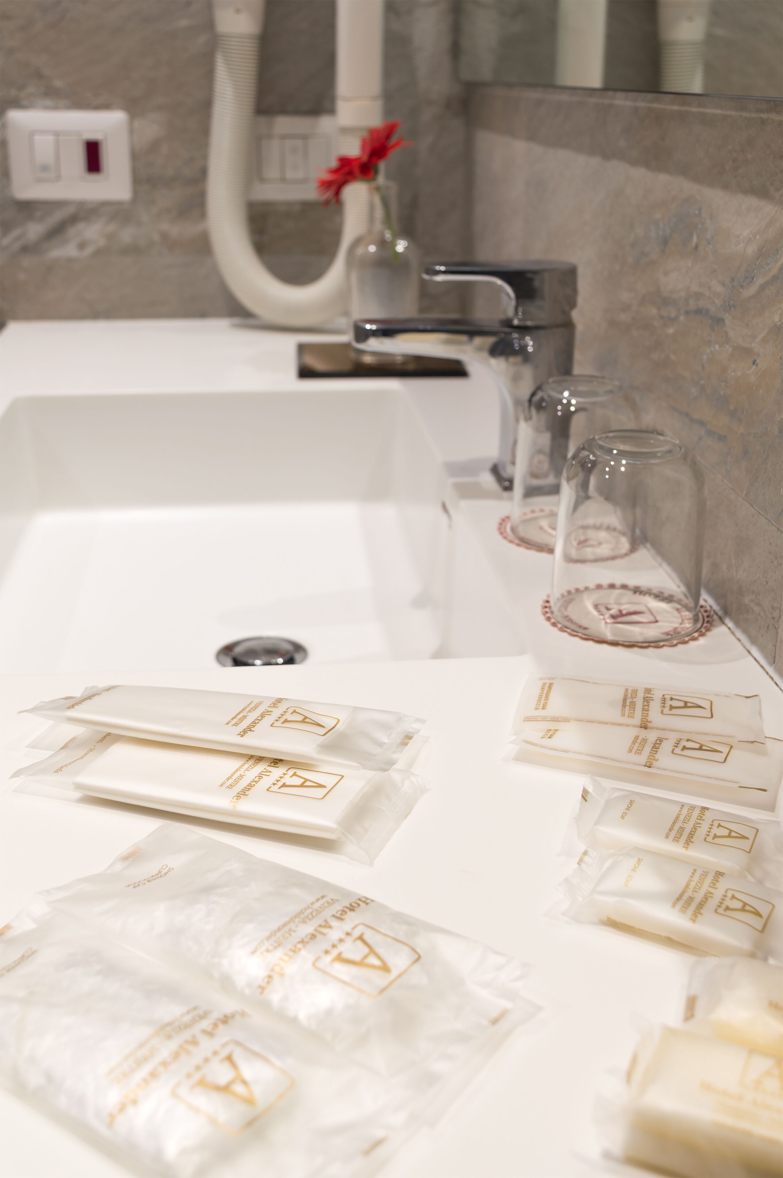 superior double or twin room | bathroom | free toiletries, hair dryer, bidet, towels