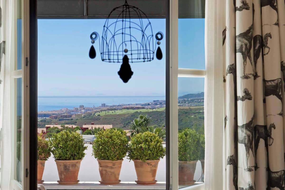 suite with private pool & spa access | 5 bedrooms, minibar, in-room safe, desk