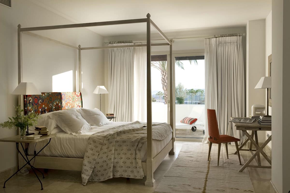 5 bedrooms, minibar, in-room safe, desk