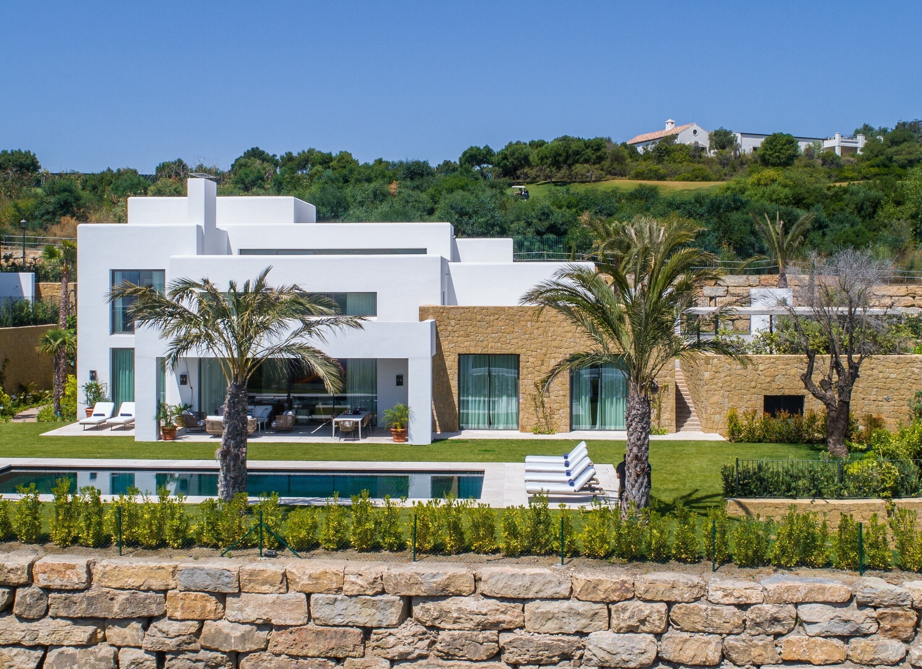 Egyptian cotton sheets, premium bedding, down duvets, minibar