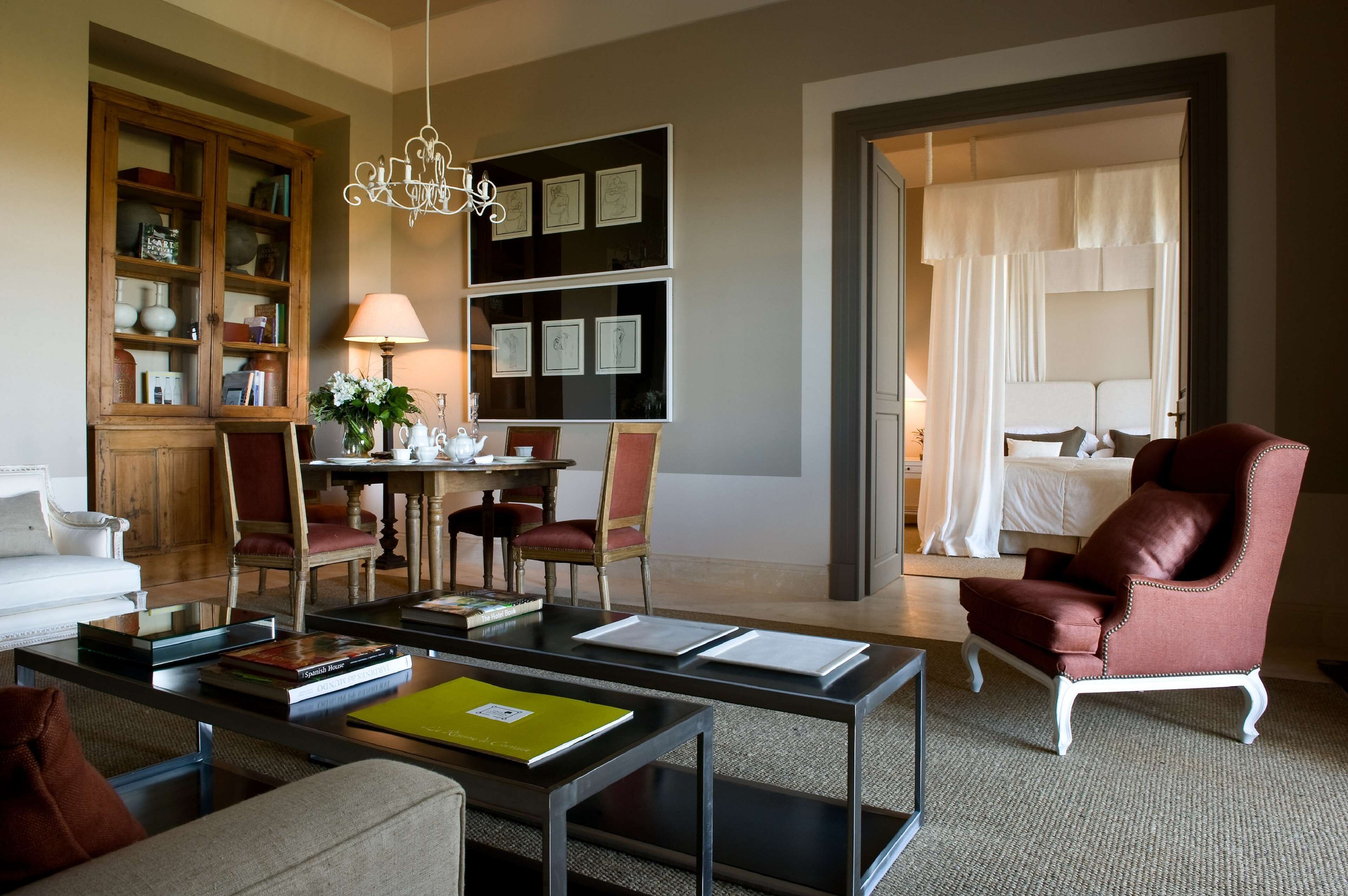 Egyptian cotton sheets, premium bedding, down duvets, minibar