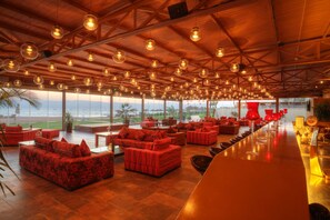 2 restaurants, breakfast, lunch, dinner served; international cuisine - Grand Tala Bay Resort, Aqaba (Aqaba)