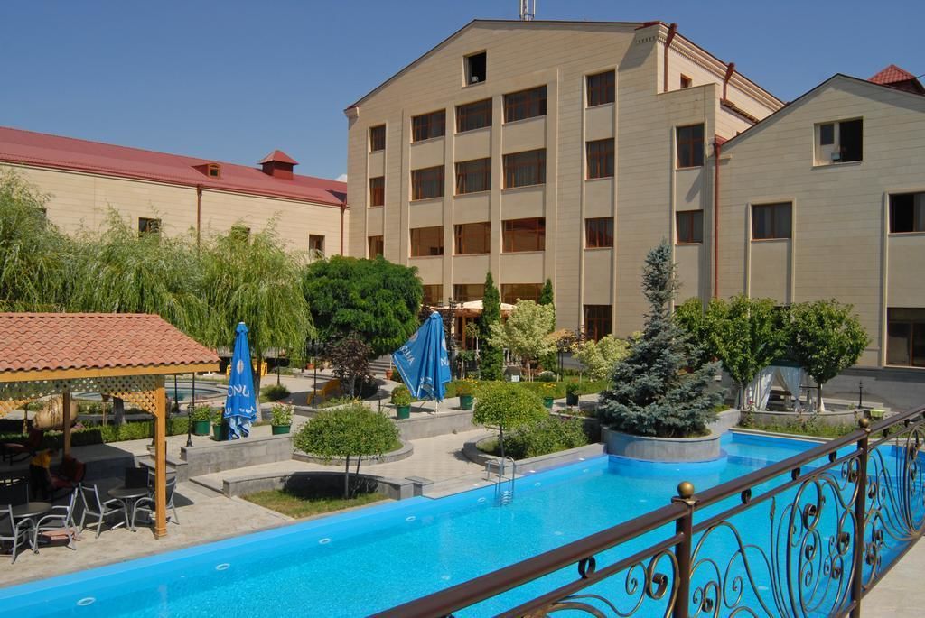Indoor pool, seasonal outdoor pool