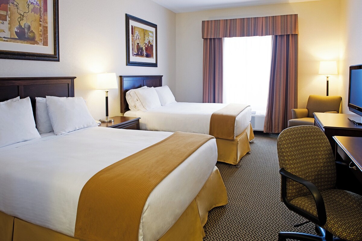 Standard Room, 2 Queen Beds | In-room safe, desk, iron/ironing board, rollaway beds (surcharge)